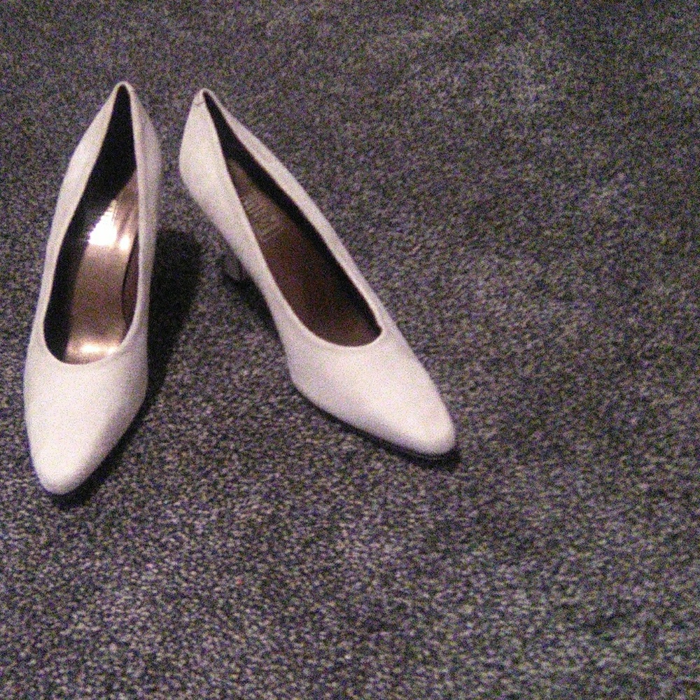 Suede pumps